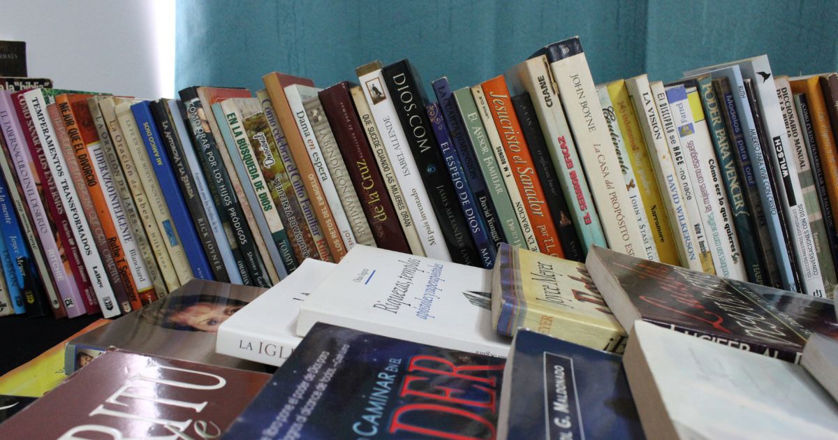 Inaugurada la Feria del Libro de ATEV