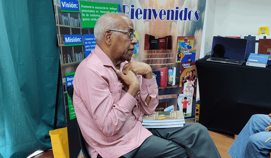 Néstor Blanco participa en primera Feria del Libro de  ATEV con sus reflexiones sobre la oración y la intimidad con Dios