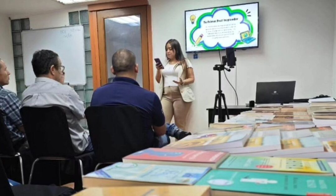 Literatura digital con propósito: Aslhyth Alvarez enseña a bloguear con éxito en la 1era Feria del Libro de ATEV