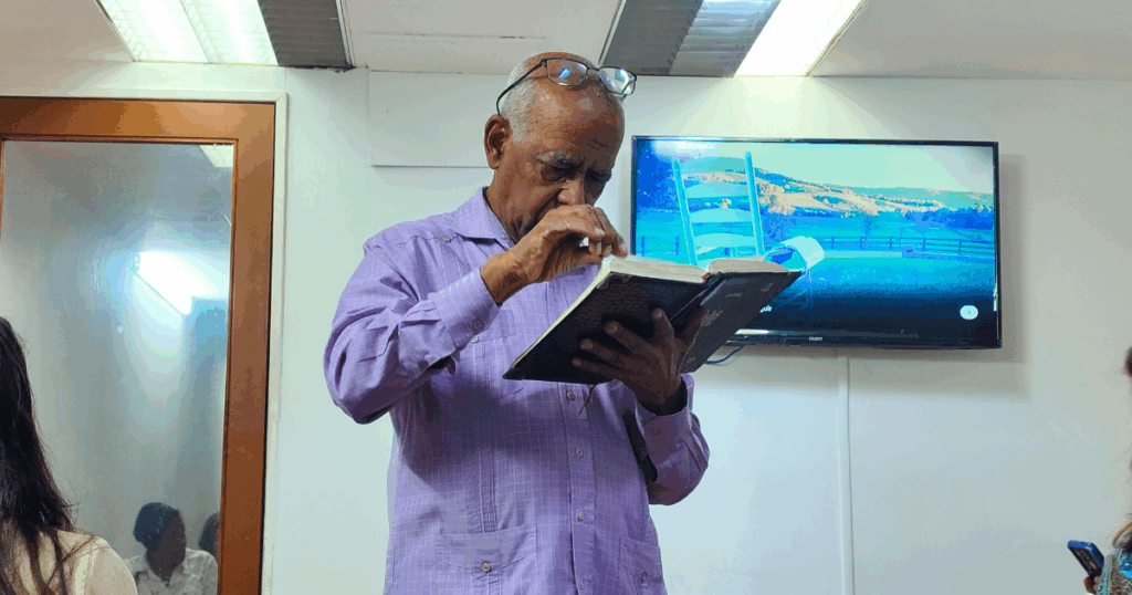 Pastor Néstor Blanco: "A veces tenemos que escondernos de la gente para encontrarnos con Dios, entender que la oración es la raíz que sostiene el ministerio"